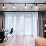 Ozas Park Apartments And Suites