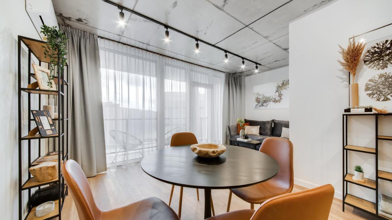 Ozas Park And Suites *